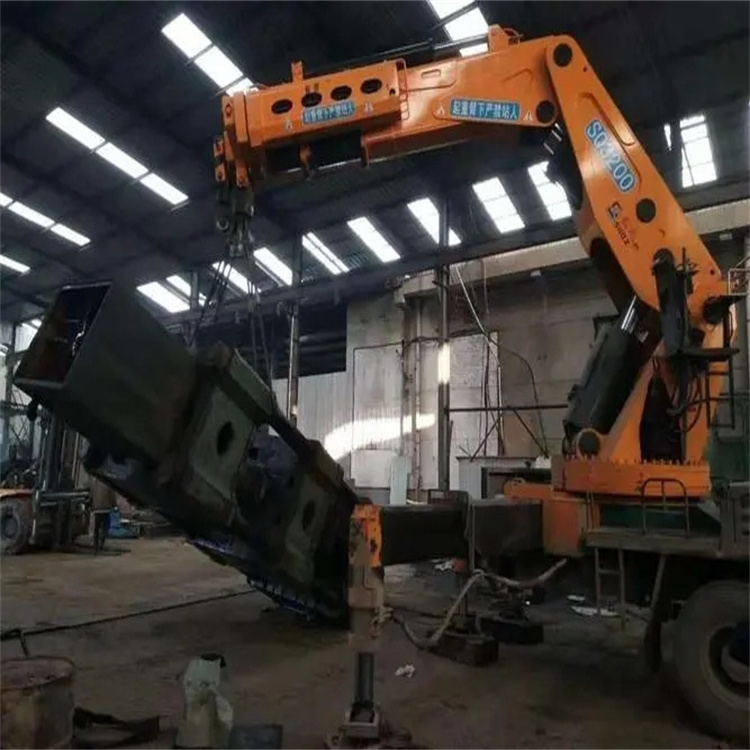 达州130吨折臂吊车出租吊机租赁附近电话