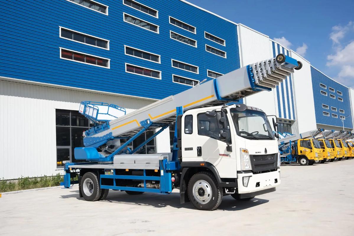 达州出租云梯车高空作业车 建筑垃圾搬运